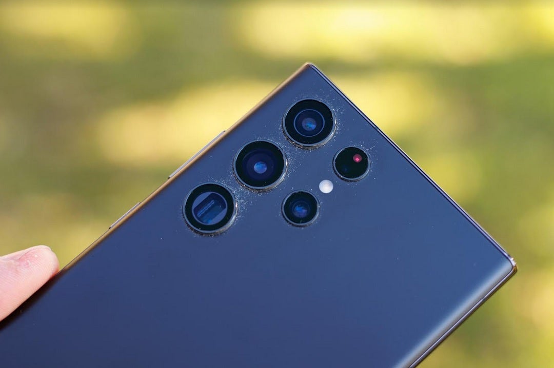 The Samsung Galaxy S22 Ultra features a 10x optical zoom feature - Galaxy S23 Ultra rumor: the 10MP 10x periscope camera will return again