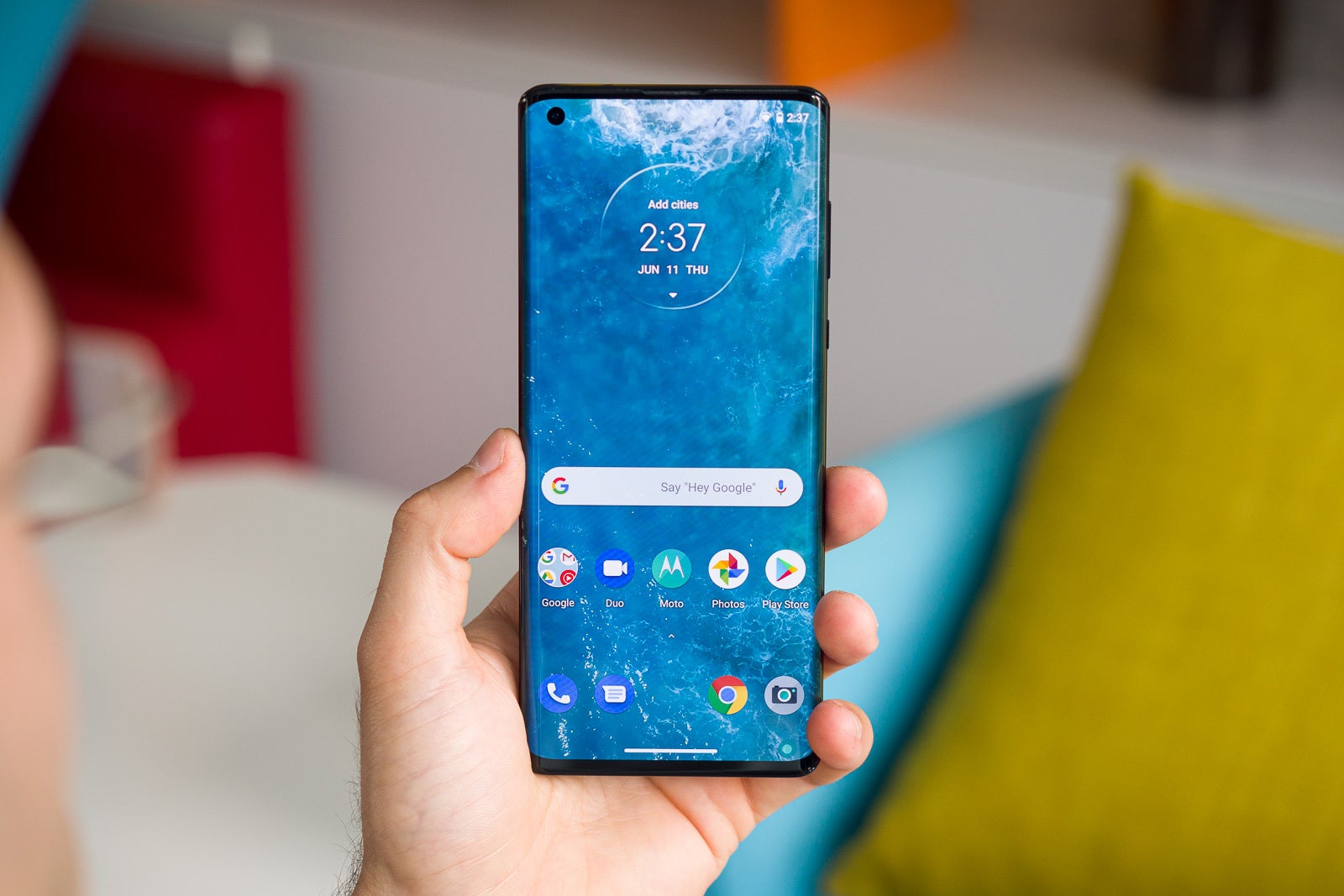 The OG Motorola Edge Plus was good, but... - Is Motorola afraid of competing with Samsung and Apple? The confusing tale of how not to make a flagship