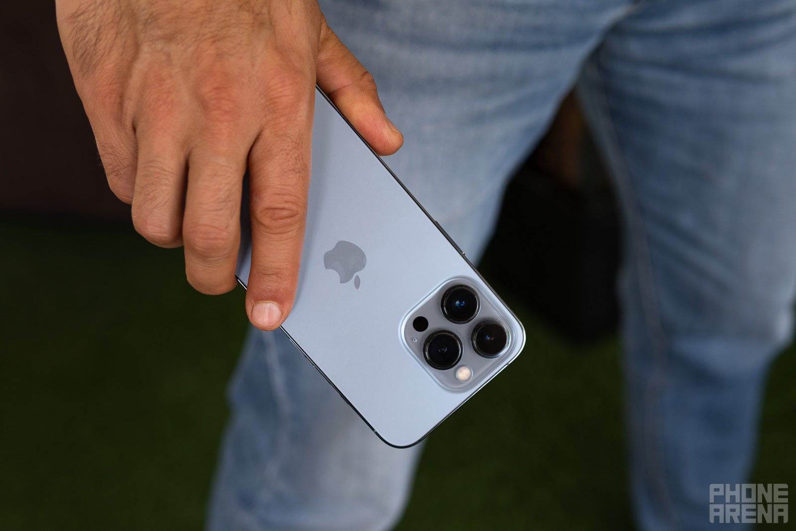 Galaxy Z Fold 4 and iPhone 14: The most interesting and most boring phone of 2022? Why boring sells