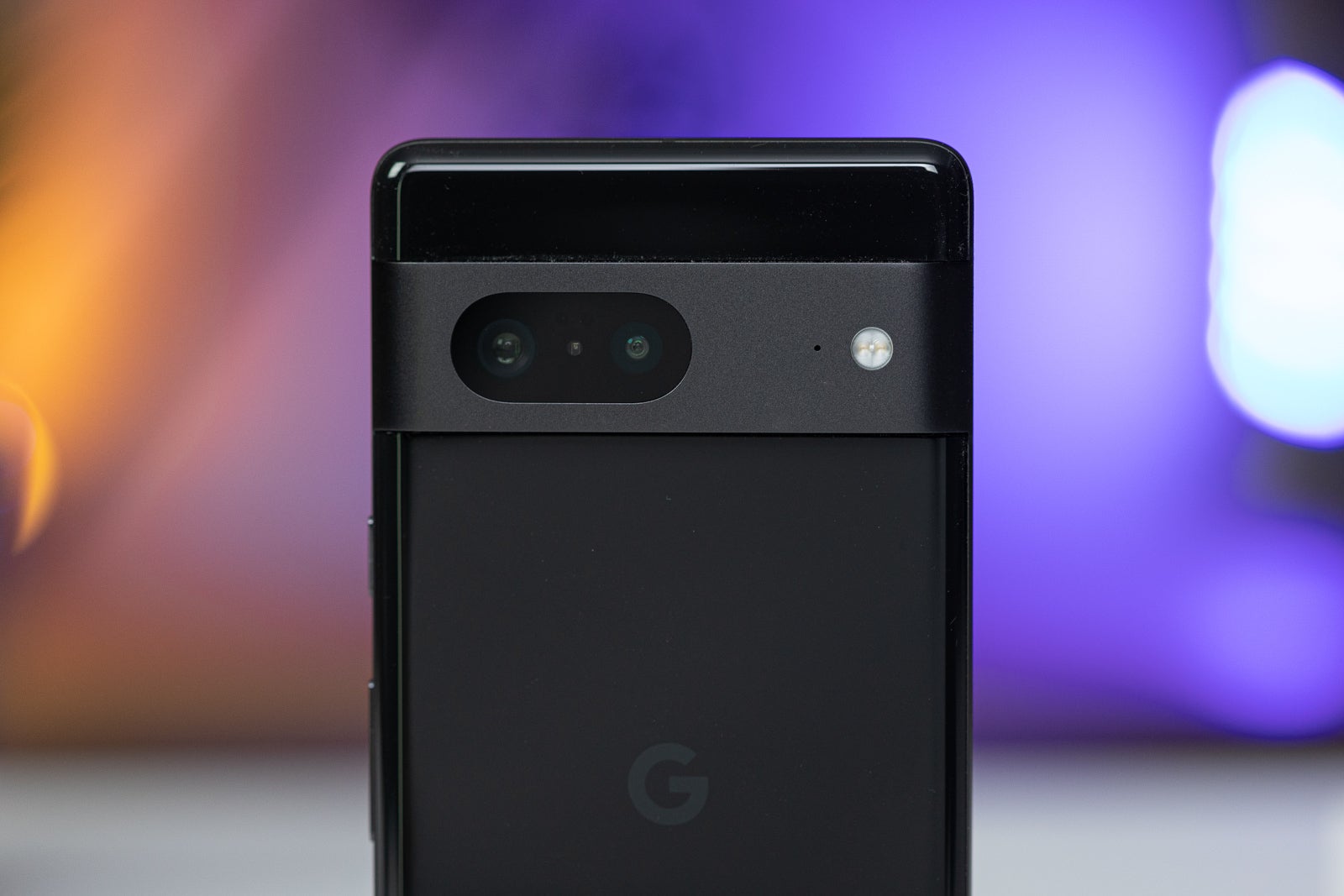 Google Pixel 7, Obsidian Black - Pixel 7 free VPN availability date clarified via support document