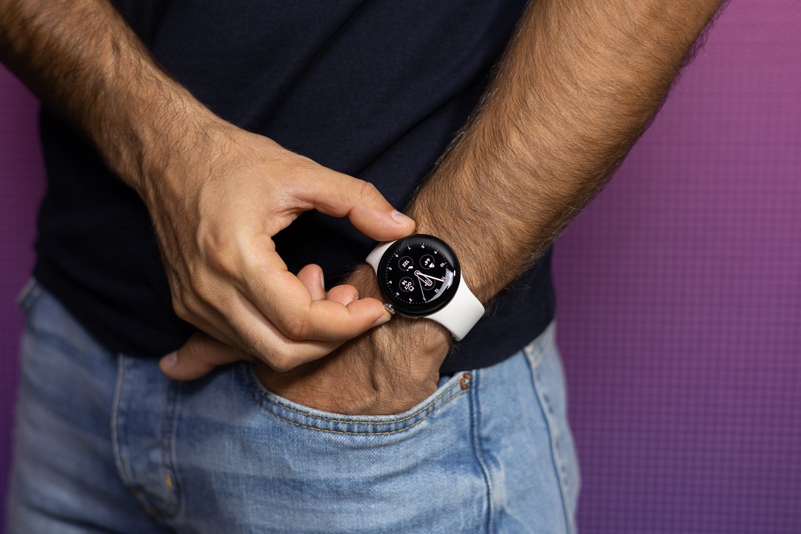 Los relojes inteligentes modernos son definitivamente elegantes & nbsp; (Crédito de la imagen - PhoneArena) - ¿Son terriblemente poco prácticos los relojes inteligentes redondos?  Porque el Apple Watch rectangular tiene mucho más sentido