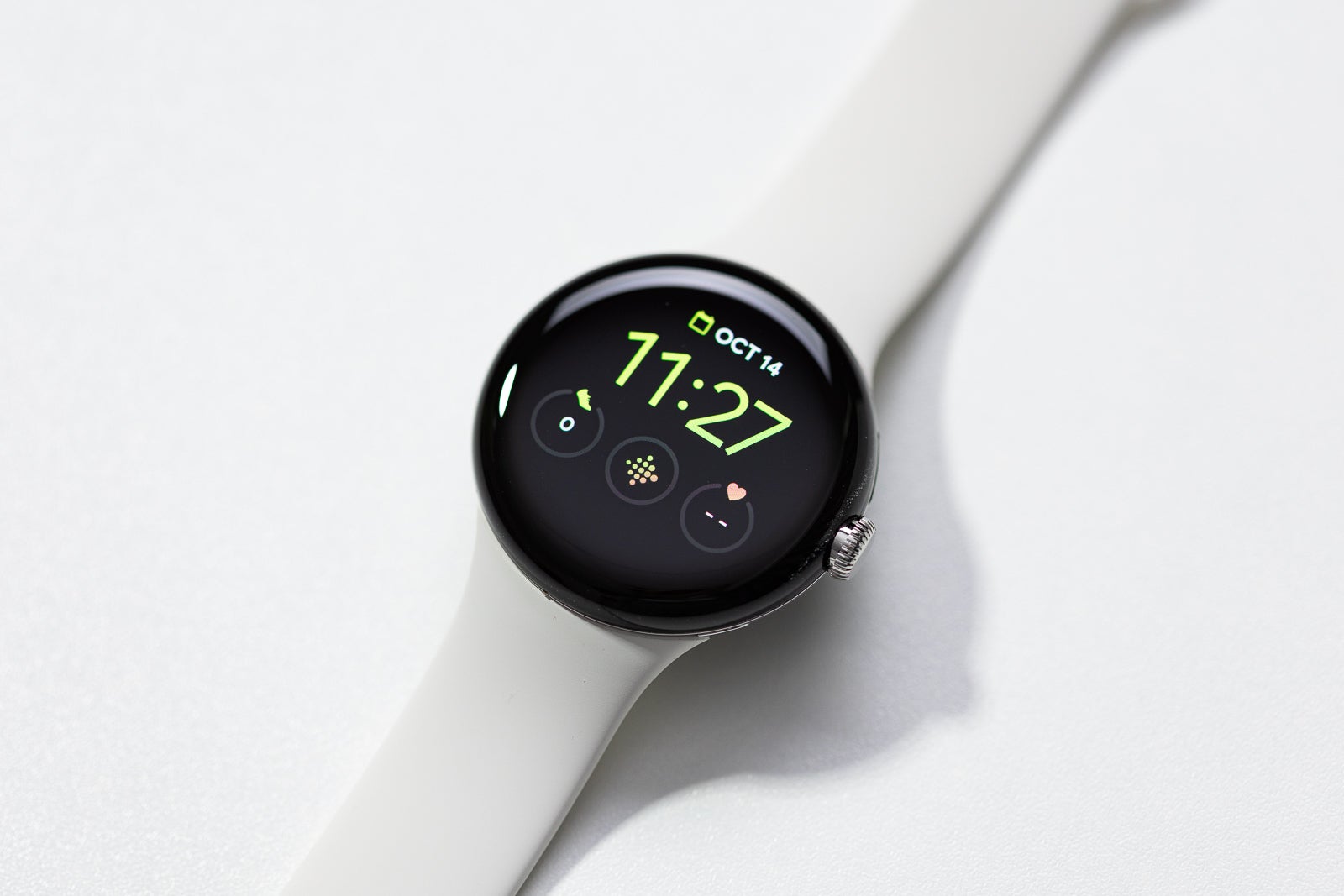 Menonaktifkan tampilan Always-on meningkatkan peluang Anda untuk mendapatkan masa pakai baterai sepanjang hari di Pixel Watch Anda - Google mengungkapkan cara menghitung masa pakai baterai 24 jam untuk Pixel Watch