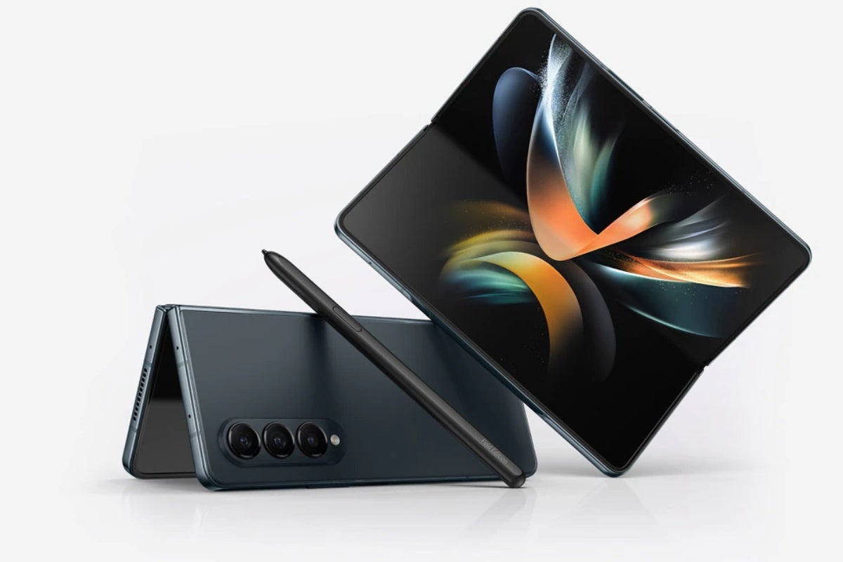 El Z Fold 4 viene con un S Pen (se vende por separado) y sin silo de lápiz óptico integrado.  - Samsung quiere que el Galaxy Z Fold 5 venga con un cuerpo más liviano, mejores cámaras y ranuras para S Pen