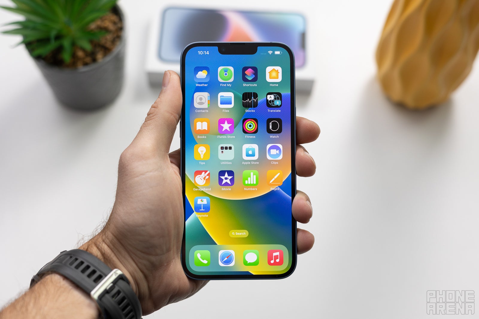 The new iPhone 14 Plus model - iPhone 14 and 15: Apple is finally conforming with the competition (against its will), and I&#039;m all for it