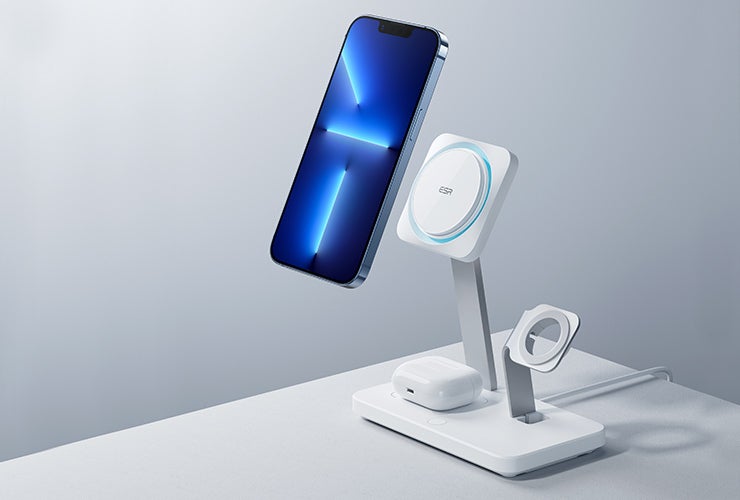 HaloLock 3-in-1 (Image - ESR) - ESR presents fast MagSafe chargers, kickstand power banks, and strong magnetic cases for iPhone 14