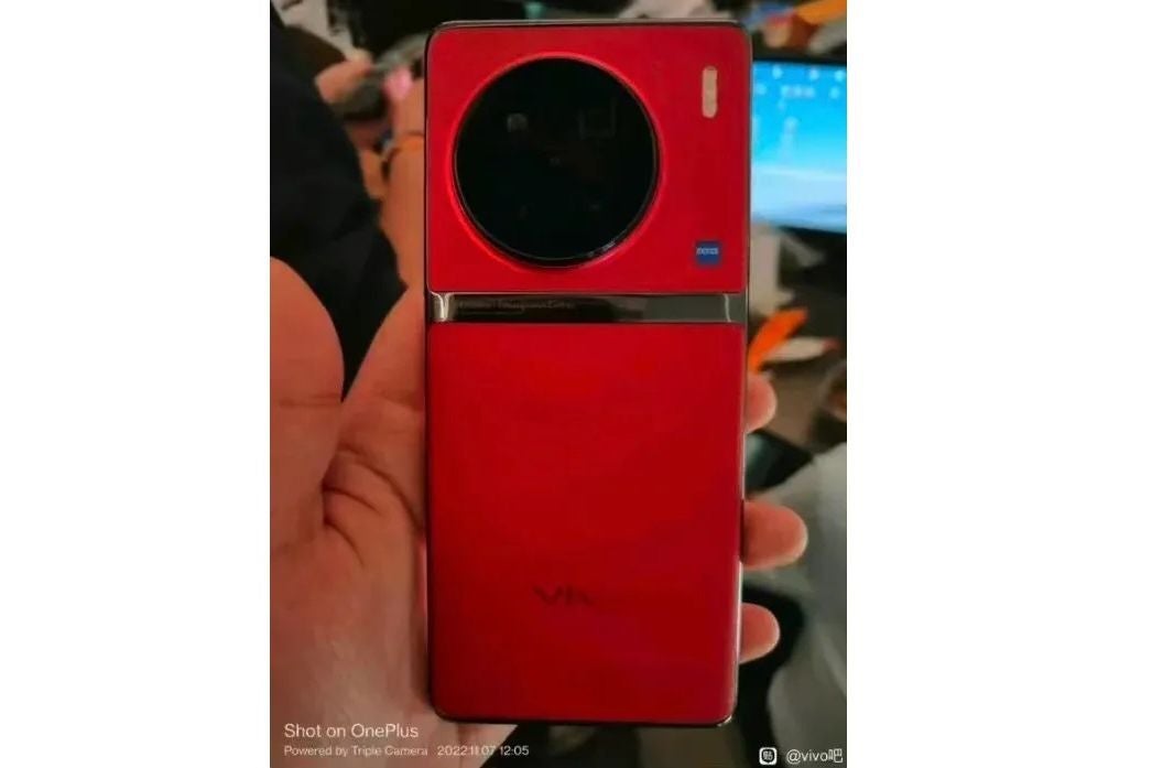 The Vivo X90 Pro+ in all its glory - Vivo X90 Pro+ leaks with offset camera and Zeiss branding