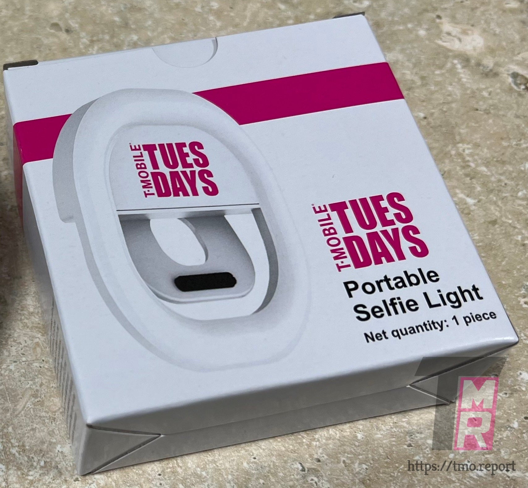 A T-Mobile em breve dará um Portable Selfie Light gratuito para os clientes como parte de seu programa de recompensas - os clientes da T-Mobile em breve receberão um presente útil por meio do programa de recompensas semanais da operadora