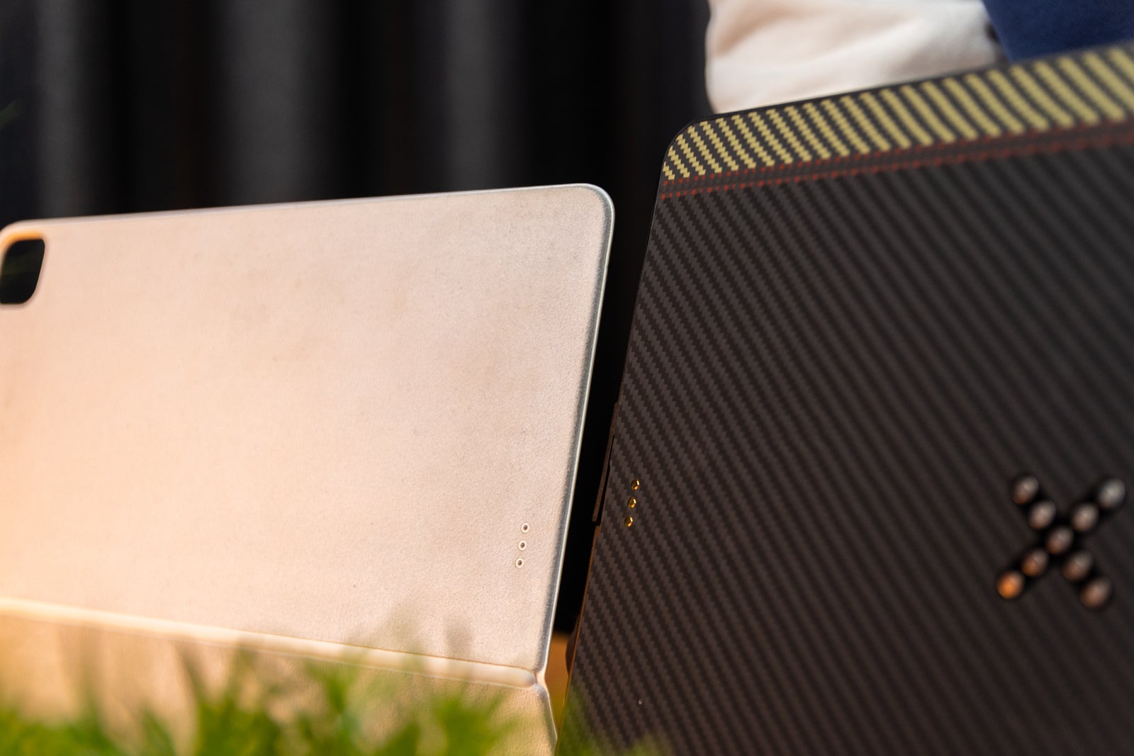 Smart Connector conductive through case - Get iPad wireless charging with Pitaka's excellent PitaFlow series