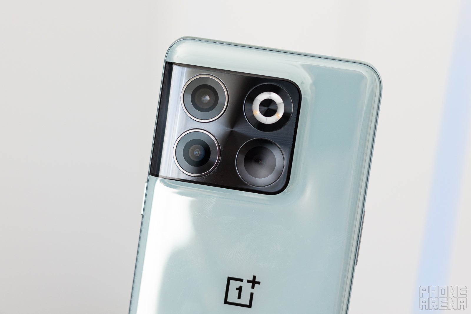 While camera performance isn’t flagship-grade on the 10T, it's definitely solid. - The OnePlus 10T gets discounted by more than $200 for the Holidays