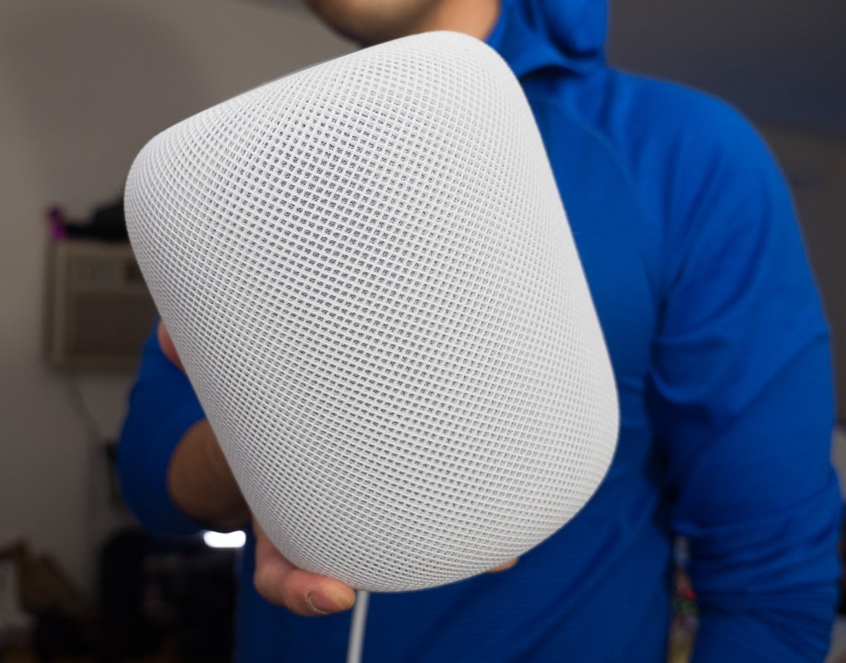 Mark Gurman menulis bahwa Apple akan menghadirkan kembali speaker pintar HomePod besar tahun ini - fokus Apple pada headset-nya dapat menghasilkan beberapa peningkatan pada produk yang ada