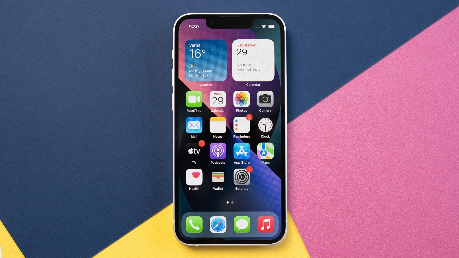 No more cheap iPhones? Why Apple should not cancel the iPhone SE