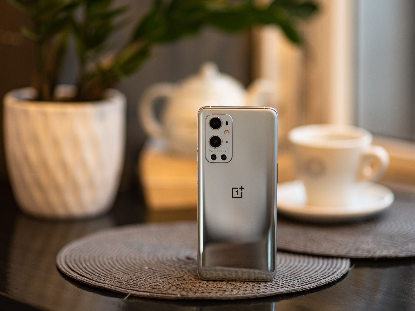 Nous avons trouvé que le OnePlus 9 Pro était un téléphone polyvalent génial.  - La mise à jour OnePlus 9 et 9 Pro est corrigée, ne bloquera plus votre téléphone