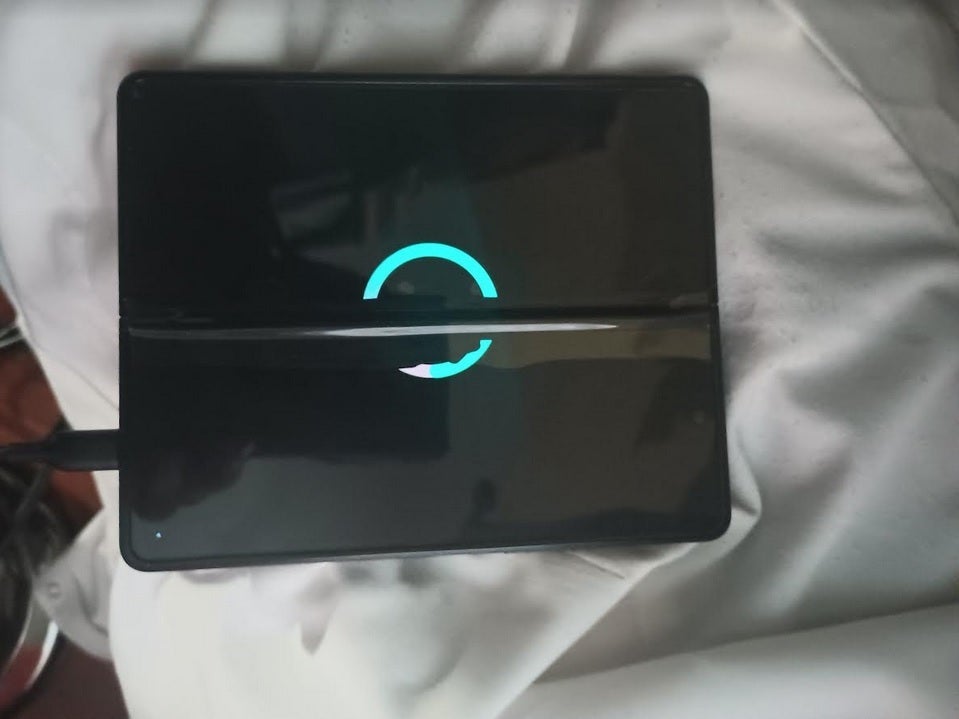 galaxy z fold 3 cracked screen