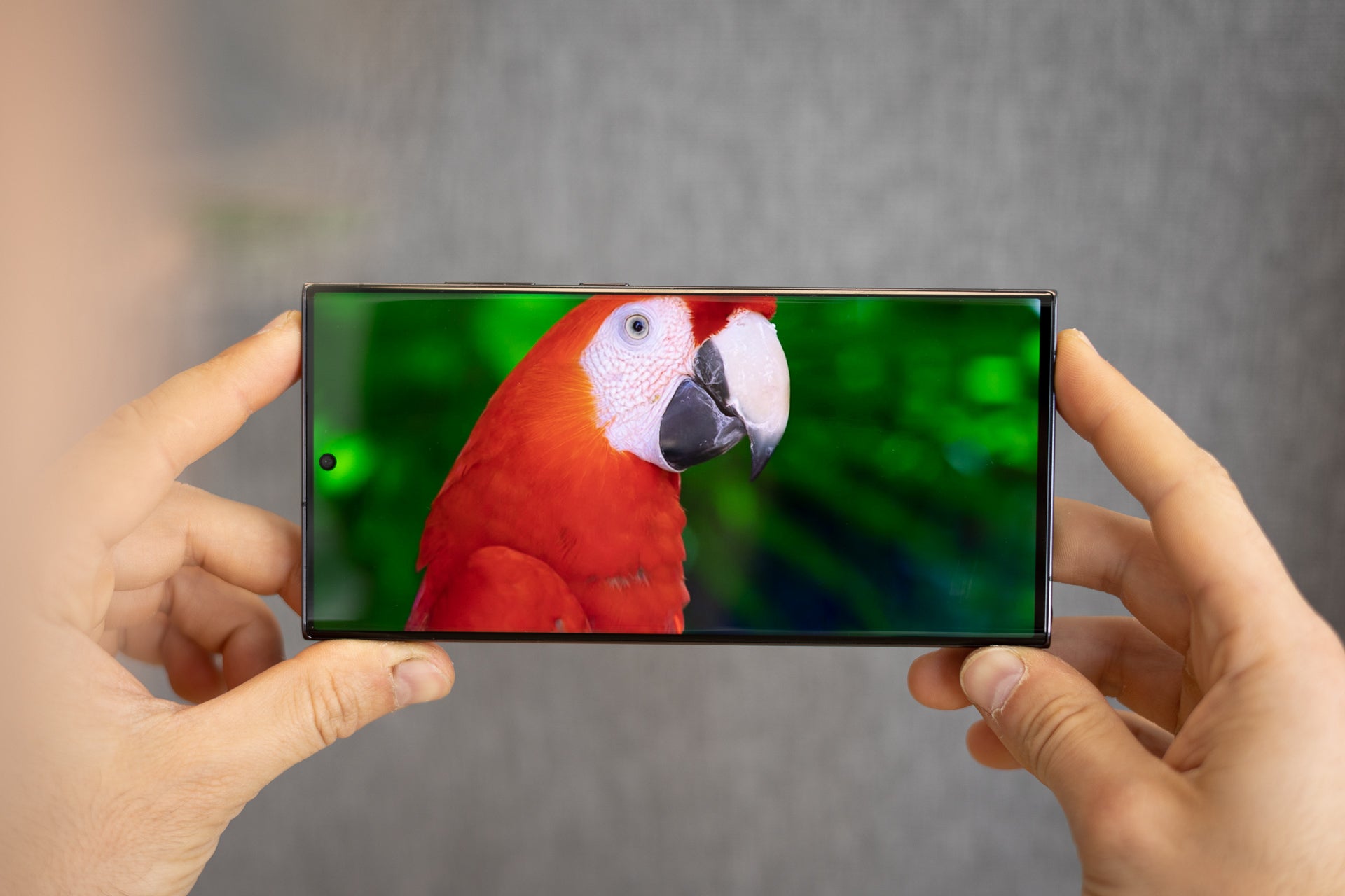 Samsung a corrigé la dernière chose que l'iPhone était meilleur ?  Pourquoi le Galaxy S23 Ultra est mon nouveau meilleur téléphone pour regarder des films