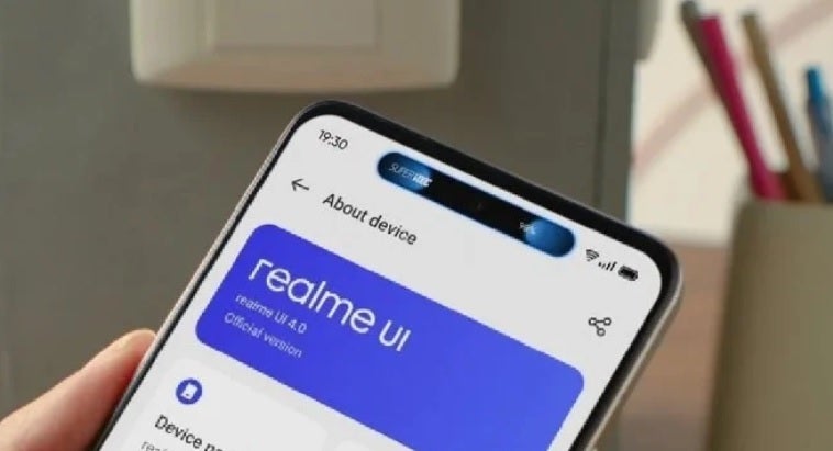 Live image of a Realme C-series phone with the Mini Capsule - Executive of Android manufacturer tweets first look at a Dynamic Island feature, then deletes it