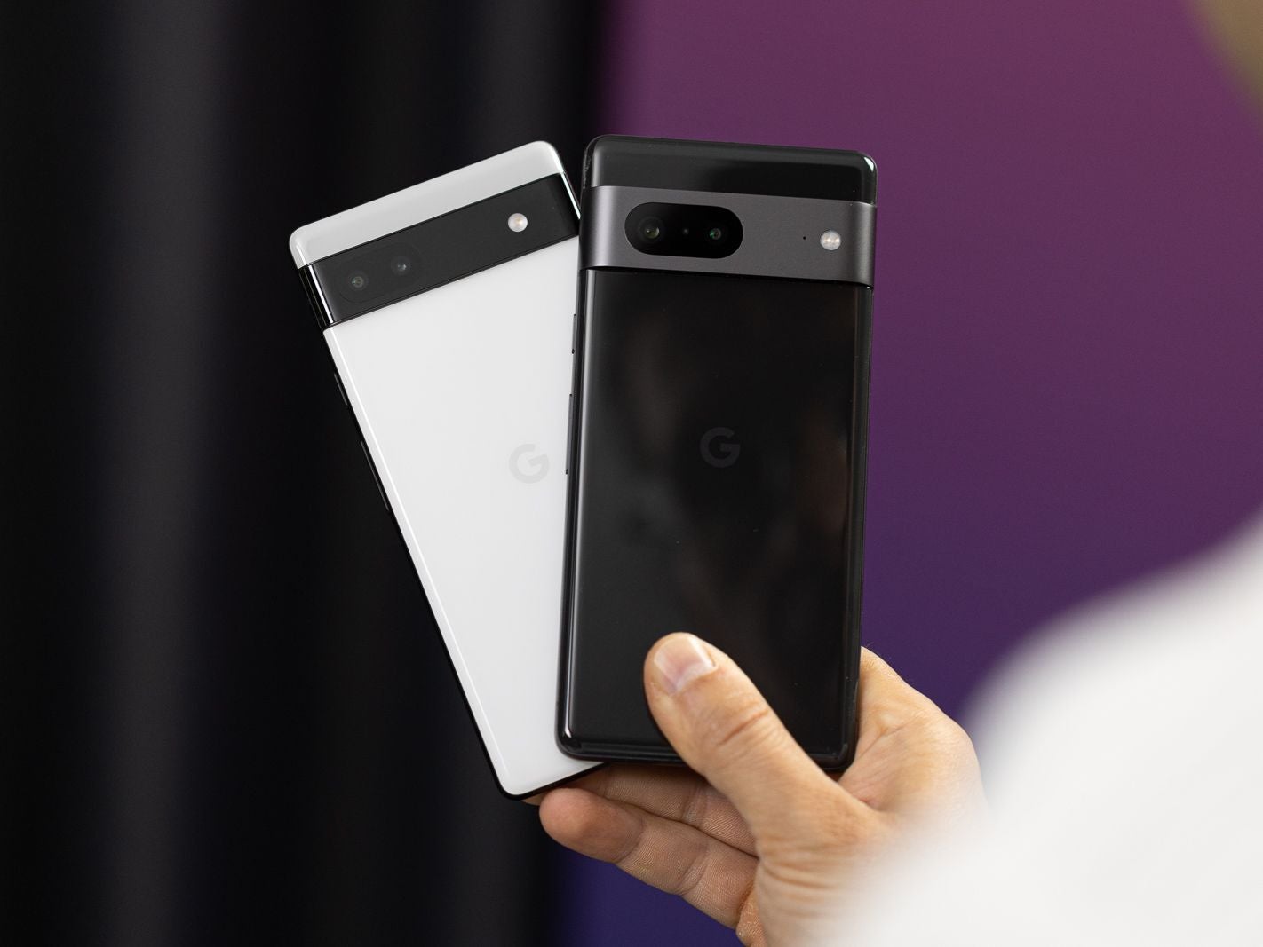 The Pixel 7 and 6a side-by-side truly proves that they are part of the same generation. - Google coins “Pixel Value” as it highlights why Pixel phones are built to last and for everyone