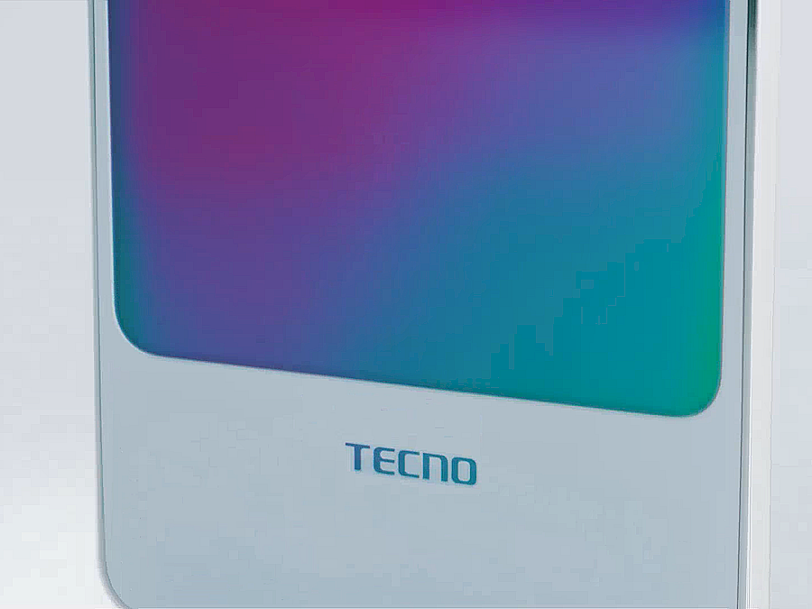 The panel looks really vibrant, but presumably this is under the perfect light conditions. - Tech from Tecno that makes your phone act like a Chameleon and change color