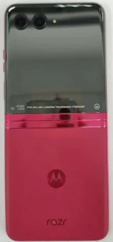 Live image allegedly showing the Motorola Razr 2023 - Alleged live image of the Motorola Razr (2023) shows off a colorful design change