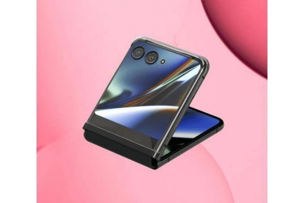 C'est BEAUCOUP d'écran de couverture.  - Motorola Razr+ (2023) pliable attendu 