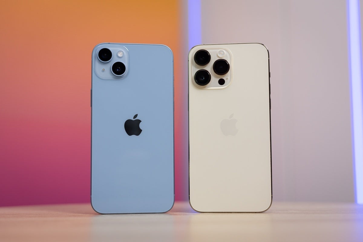 Apple&#039;s thriving iPhone sales numbers are probably safe for another year... or five. - 2023 will be even worse than 2022 for the mobile phone industry if this report pans out
