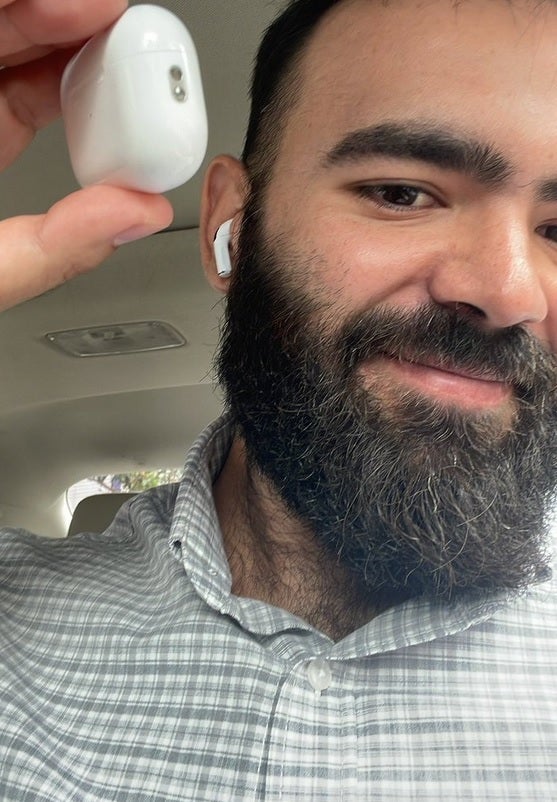 Ribeiro after getting his AirPods Pro 2 earbuds back - Victim of AirPods Pro 2 theft tries to get his earbuds back by pulling off a slick move