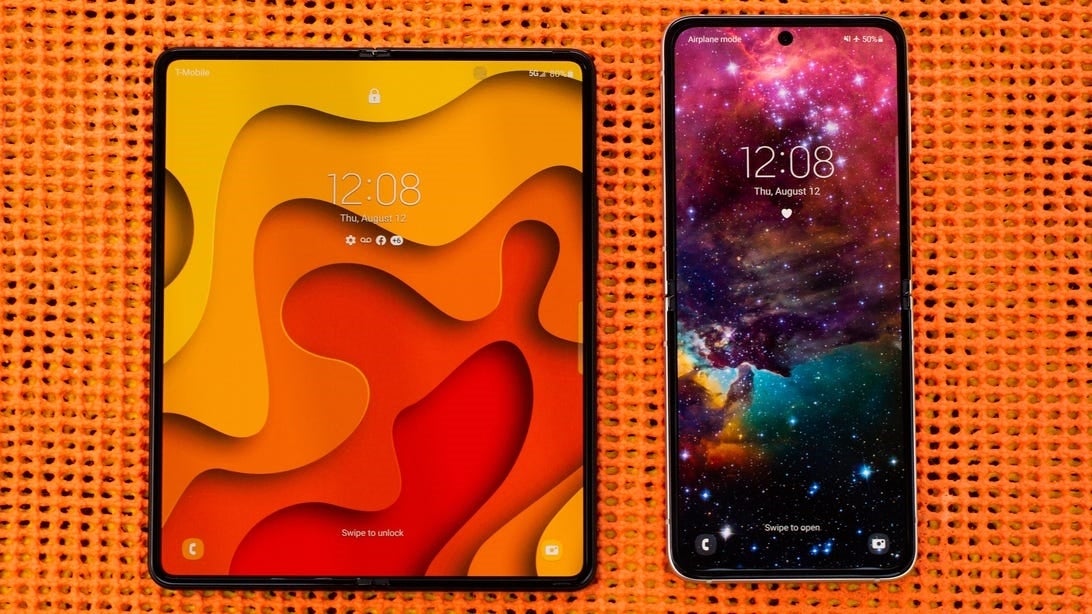 The $300 Galaxy Flip: The cheapest way to get a taste of Samsung&#039;s foldable future (and past)