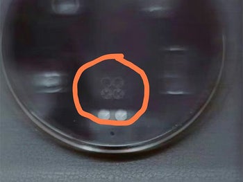 Misteriosos conectores en la cámara podrían usarse para el sistema de filtro
