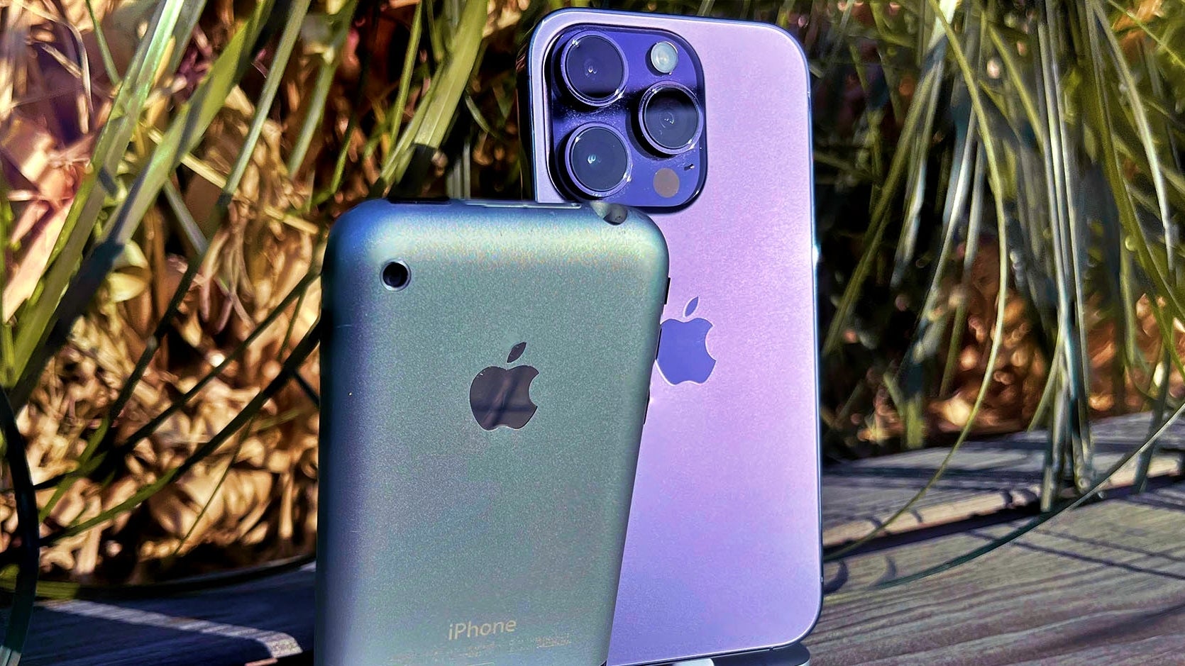 People want better battery life instead of slightly better cameras, and I don't blame them! - Camera phones replacing Android and iPhone: People protest Samsung and Apple’s lack of innovation