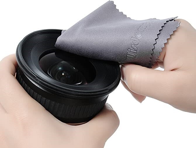 Any microfiber cloth that&#039;s good for lenses will do the trick - How to clean the Oculus Quest 2 lenses: tips and tricks for a clear VR experience