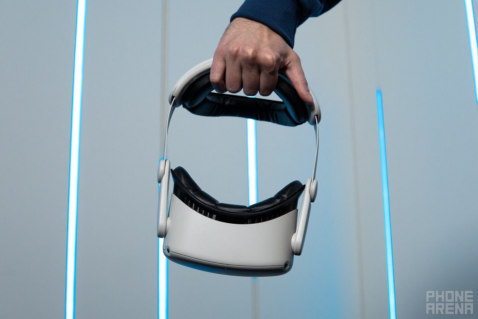 The Meta Quest 2 - Opinion: The Quest 2 made all current VR headsets obsolete! Apple, Valve, HTC all follow the king; great news for us!