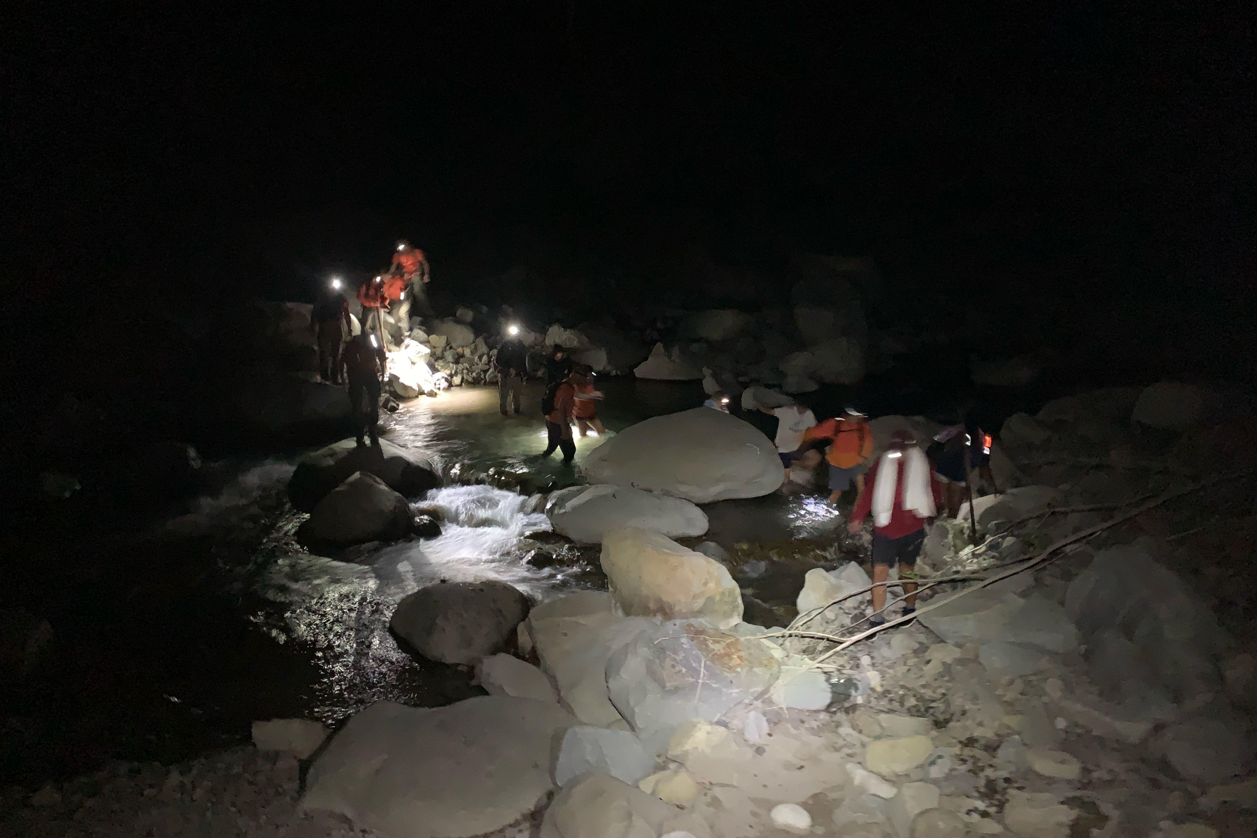 Image reproduite avec l'aimable autorisation du bureau du shérif du comté de Ventura - Le SOS d'urgence de l'iPhone sauve 10 randonneurs de "Dernière chance" canyon
