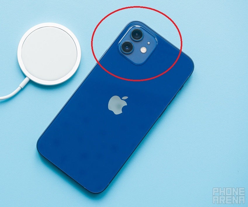 Selon les rumeurs, les modèles non Pro de l'iPhone 16 reviendraient à la disposition de la caméra arrière verticale vue pour la dernière fois sur l'iPhone 12 - La rumeur dit que les caméras arrière de l'iPhone 16 emprunteront un look non utilisé depuis l'iPhone 12