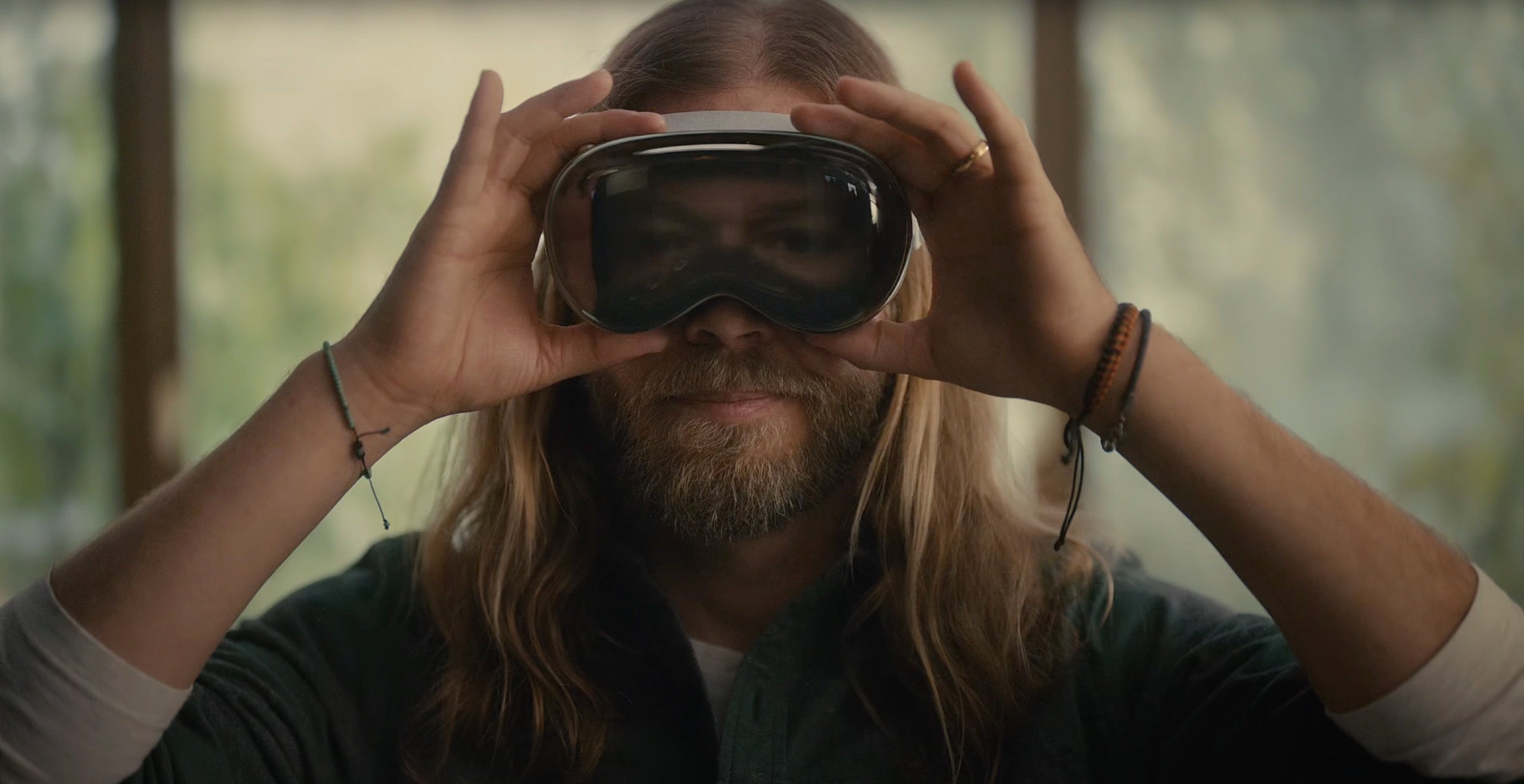 Vision Pro: Apple seems to think we all want to live inside the computer