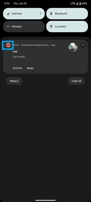 Before the change, the Gmail icon on the Android notification shade was red - Gmail notifications on Android might now be more pleasing to your eyes
