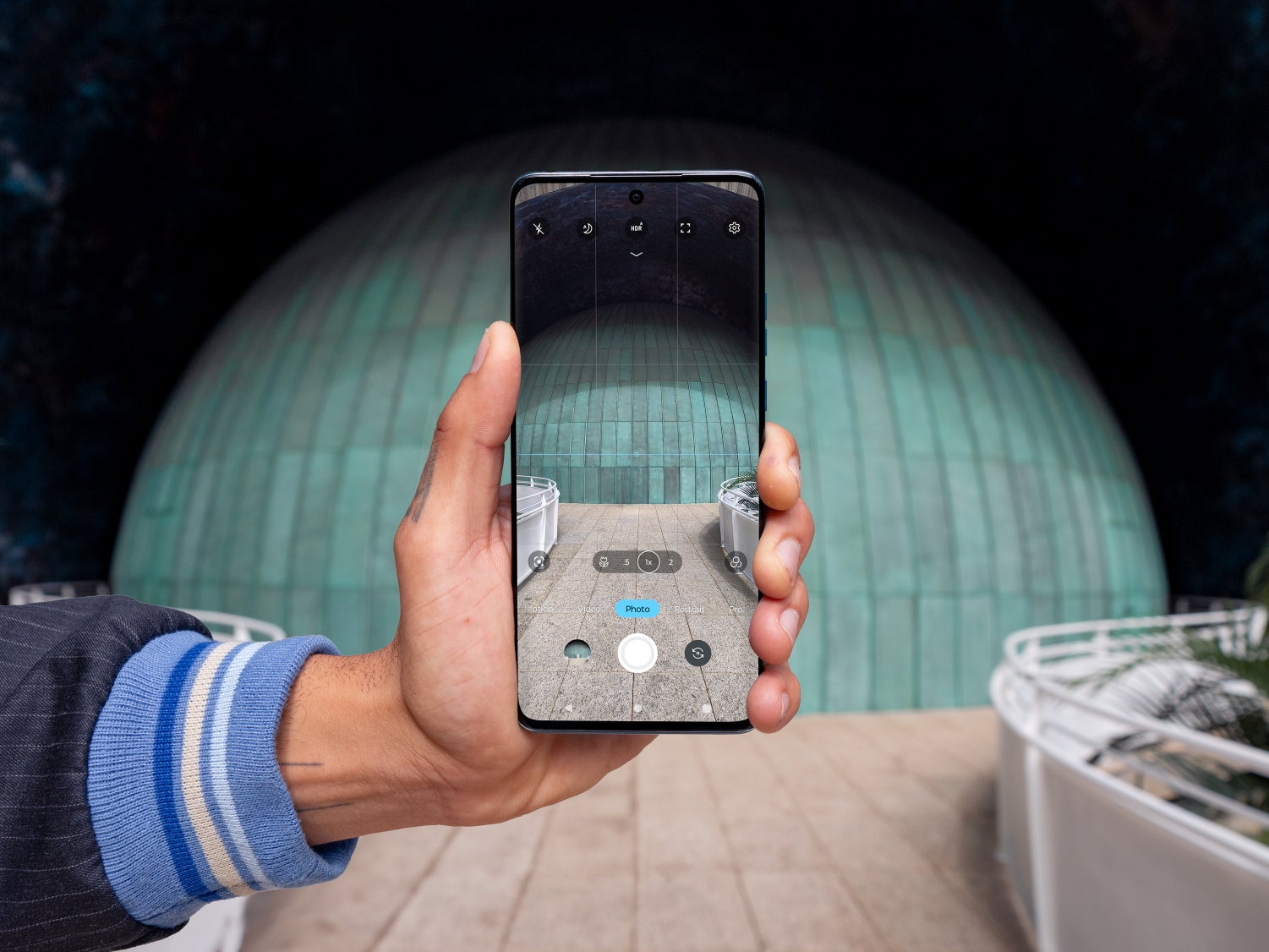 The Motorola Edge 40 Neo is here, vibrant and durable