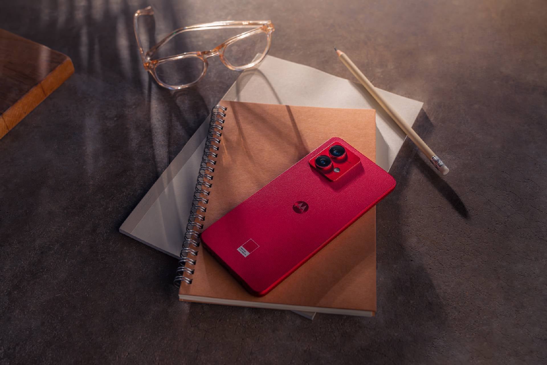 These are the detailed specs and official launch date of Motorola's Moto  G84 5G mid-ranger - PhoneArena