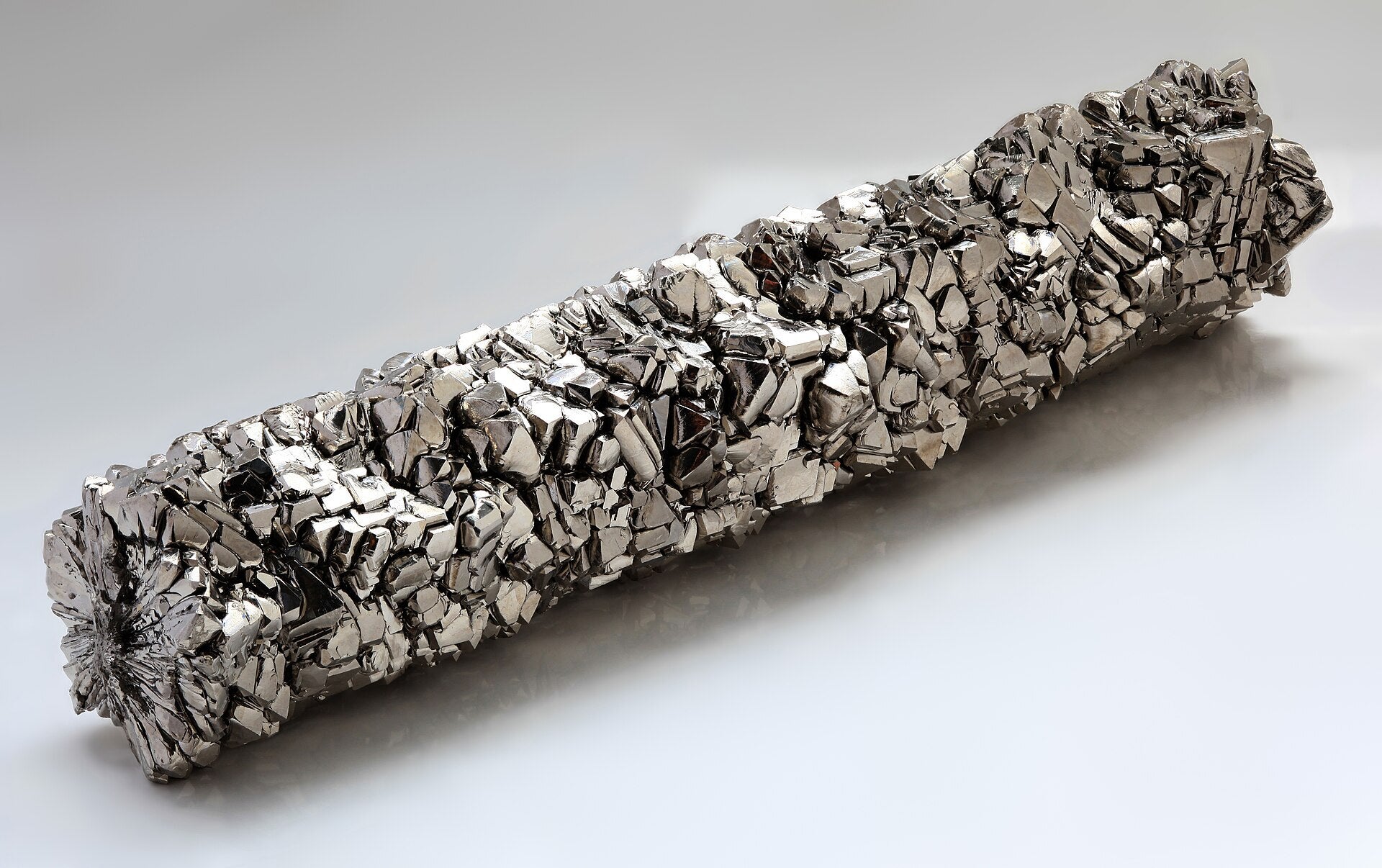 A cool-looking rod of crystalized titanium - Titanium: Everything you need to know about the cool-sounding material