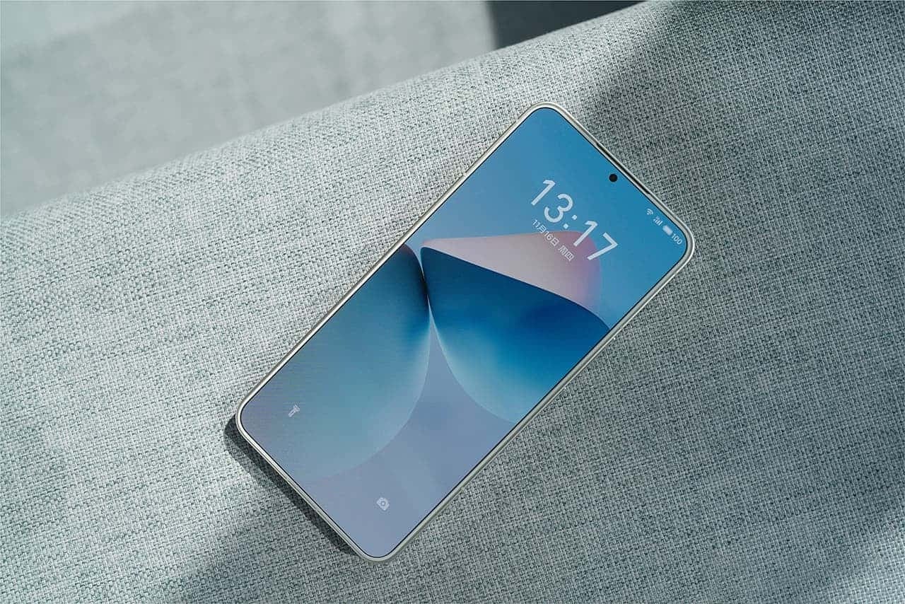 Meizu 21 fights screen bezel with a futuristic edge-to-edge screen design - The Best Chinese Smartphones Coming in 2024: Ultimate Guide