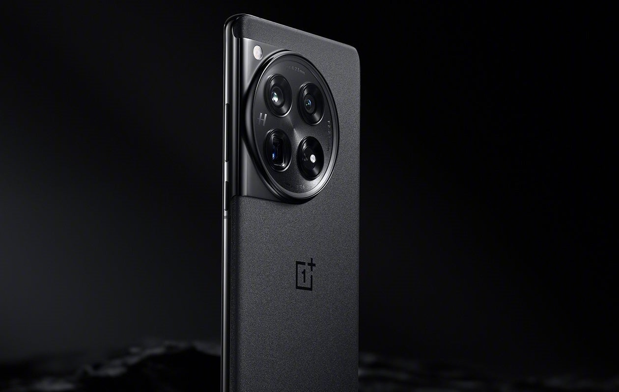 Photo of the OnePlus 12 released by OnePlus - Upcoming phone sets AnTuTu record high score