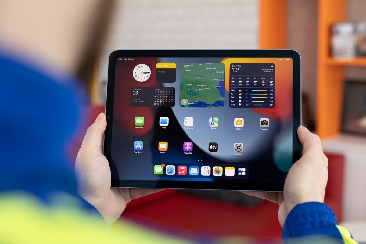 Apple's one-size 2022 iPad Air (pictured here) is expected to be followed by two different models in 2024. - Apple is looking more and more likely to launch two new iPad Airs and two iPad Pros in March 2024