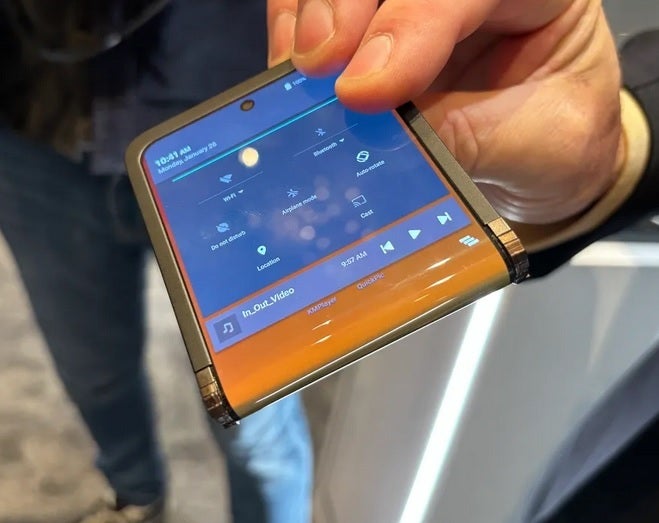 The Flex in &amp; Out Flip concept device. Image credit-CNET - Samsung 's new concept phone takes the world's most popular foldable in a new direction