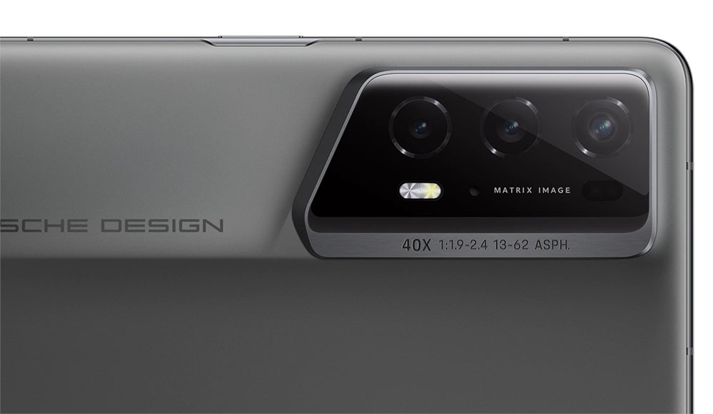 O caro telefone dobrável Magic V2 RSR Porsche Design da Honor se torna oficial