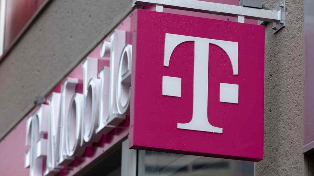 Perwakilan T-Mobile berada di bawah tekanan untuk mencapai target penjualan tertentu menurut karyawan saat ini yang bekerja untuk operator tersebut - Perwakilan Top T-Mobile mengatakan dia 