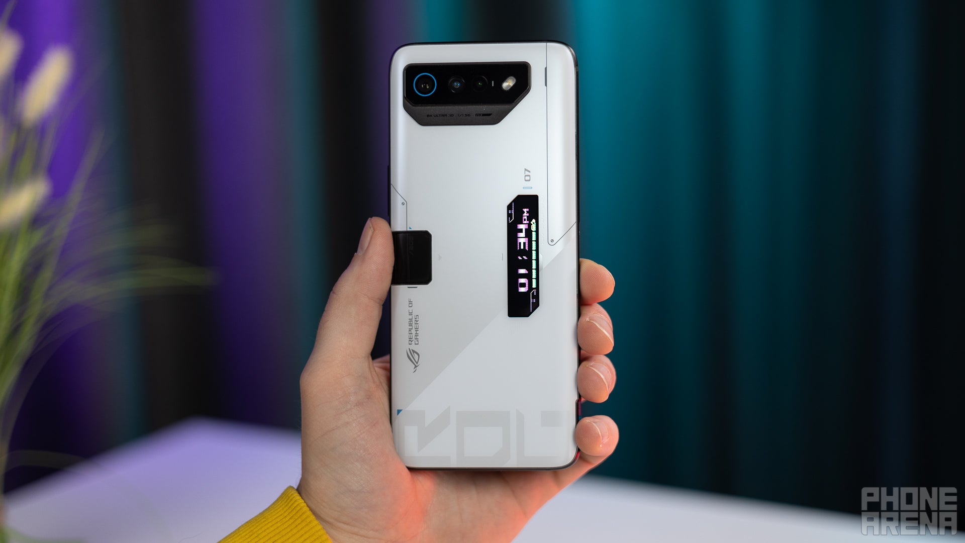 Asus ROG Phone 8 to be the first gaming phone in the series to offer  water-dust resistance - TechTrackr