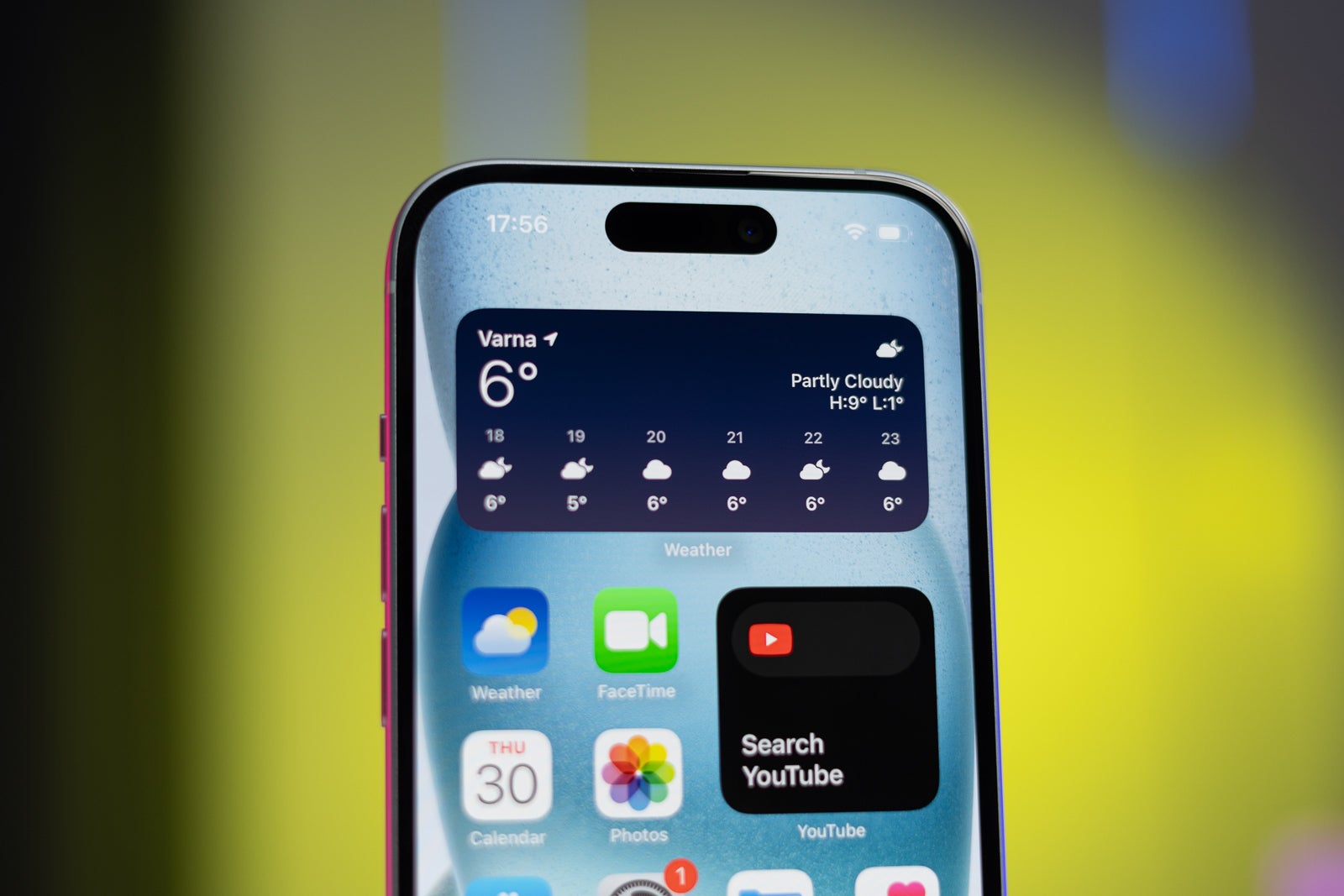The Dynamic Island is actually pretty functional. - My experience with the iPhone 15: all the phone you could possibly need