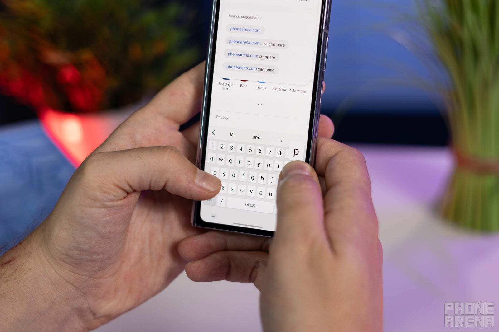 Many users, including our own Press K, found that typing on a narrow and tall screen is a bit hard - Is Samsung finally going to make a foldable that you can use folded as well?