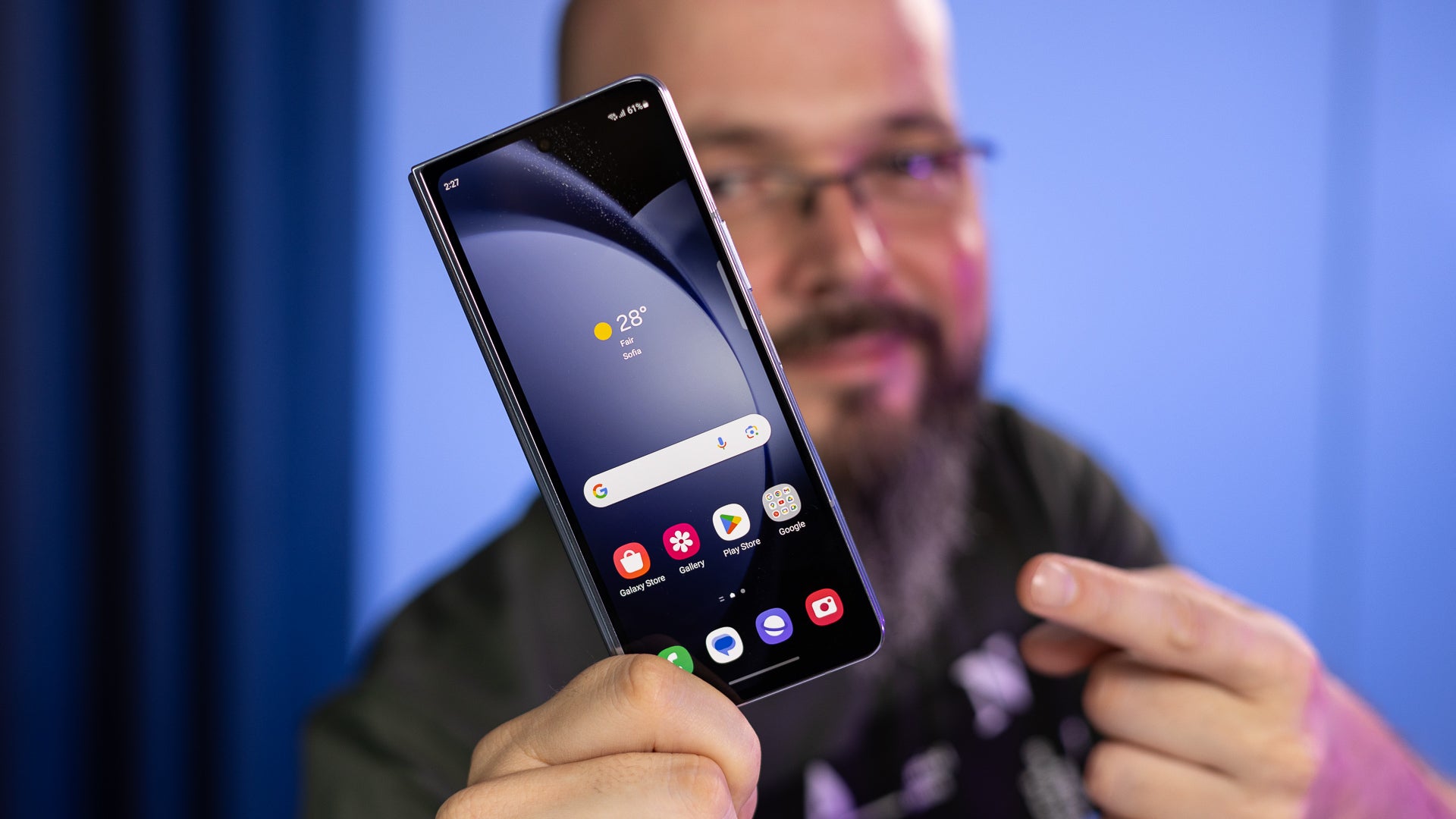 The Z Fold 5 outer screen (cover display) - Is Samsung finally going to make a foldable that you can use folded as well?