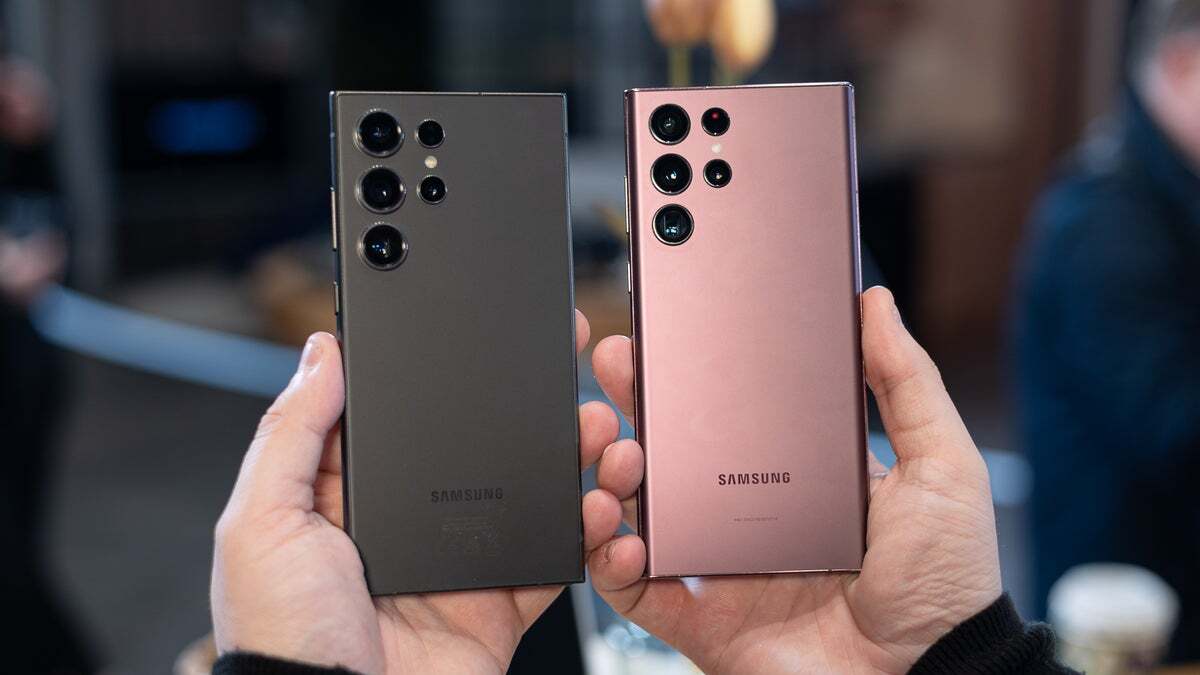 Le Galaxy S22 Ultra à côté du Galaxy S24 Ultra, savez-vous faire la différence ?  - Pourquoi vous ne devriez pas acheter le Galaxy S25 Ultra ou l'iPhone 16 Pro Max