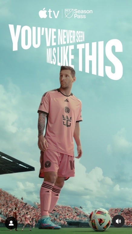A Apple promove seu MLS Season Pass apresentando o astro internacional do Inter Miami, Lionel Messi, no site do Season Pass - o atleta mais famoso de Miami é o rosto do MLS Season Pass transmitido na Apple TV +