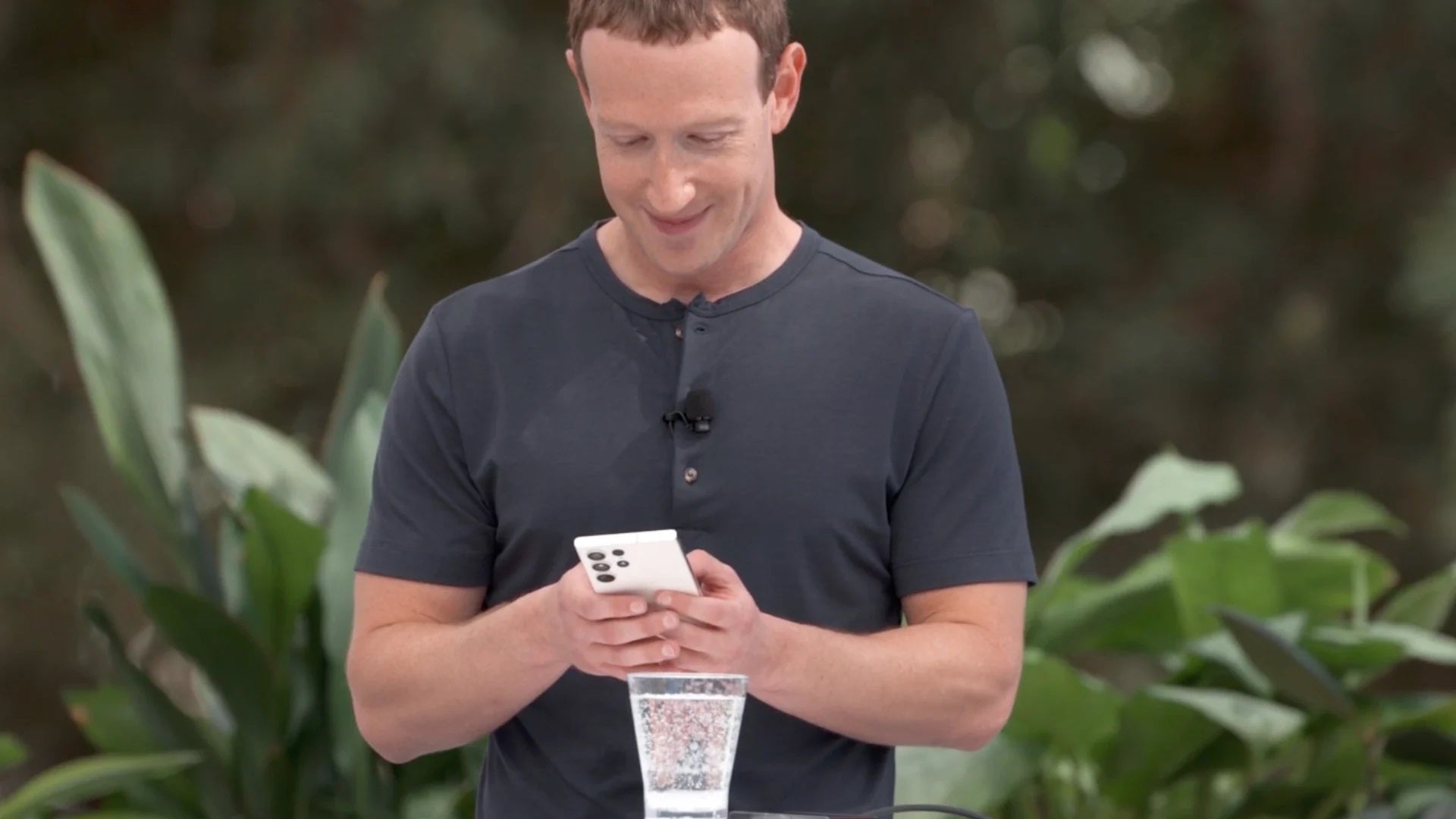 Mark Zuckerberg and his S23 Ultra | Source - SamMobile - Celebs may use the iPhone 15, but here's why these 1% billionaires lean towards Android flagships